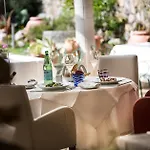 Ξενοδοχείο Regina Adelaide & 4*