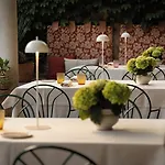 Regina Adelaide & Ξενοδοχείο 4*