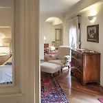 Ξενοδοχείο Regina Adelaide & 4*