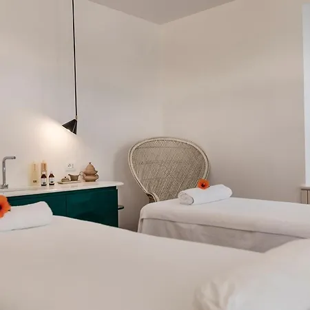Regina Adelaide & Hotel Garde