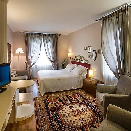 Szálloda Regina Adelaide & 4*