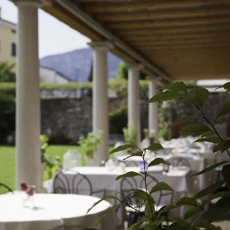 Regina Adelaide & Szálloda Garda