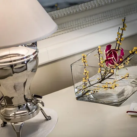 Regina Adelaide & Szálloda Garda