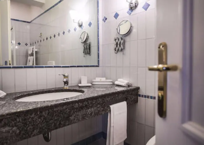 Regina Adelaide & 4* Garda (Verona)