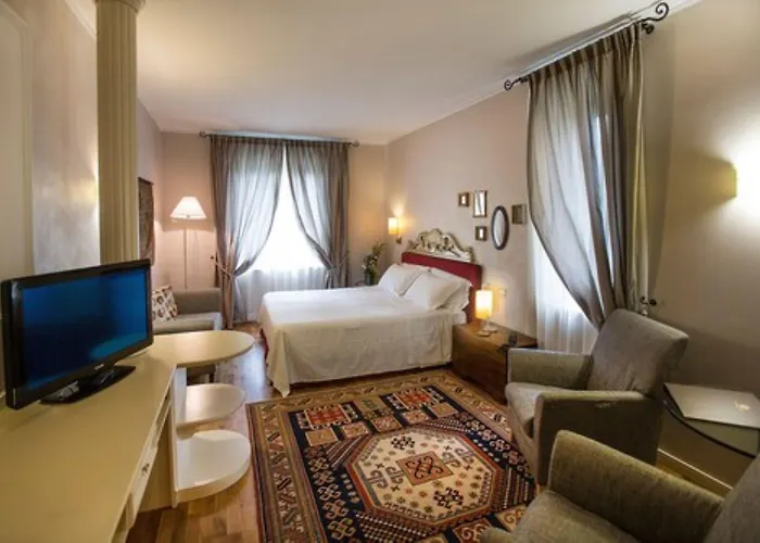 Hotel Regina Adelaide & 4*