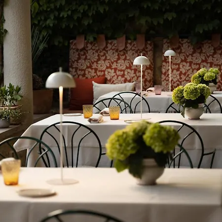 Regina Adelaide & 4* Garda (Verona)