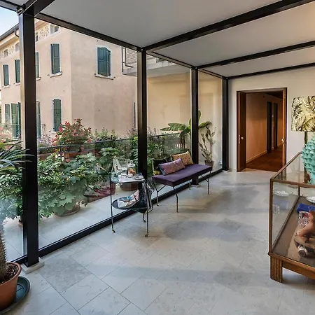 Regina Adelaide & 4*