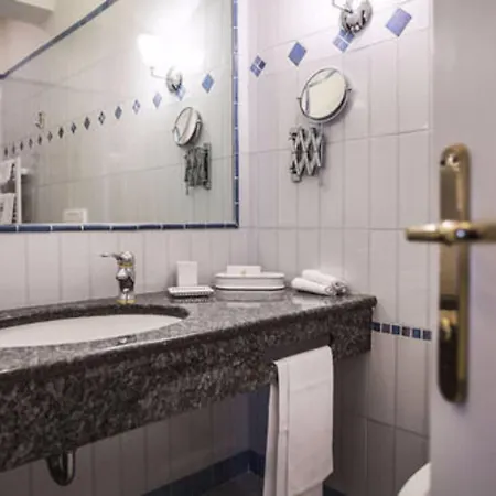 Regina Adelaide & 4* Garda (Verona)