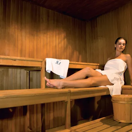 Hotel Regina Adelaide & 4*