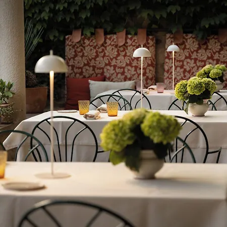 Regina Adelaide & Hotel 4*