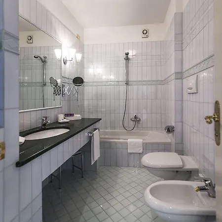 Hotel Regina Adelaide & 4*