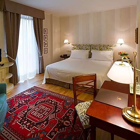 Hotel Regina Adelaide & 4*