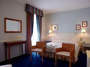 Regina Adelaide Hotel&spa Hotell 4*