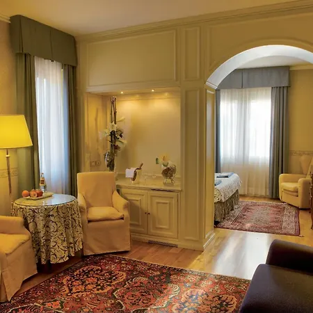Regina Adelaide & 4* Garda (Verona)