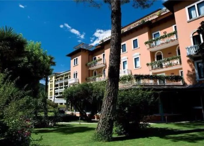 Regina Adelaide & 4*