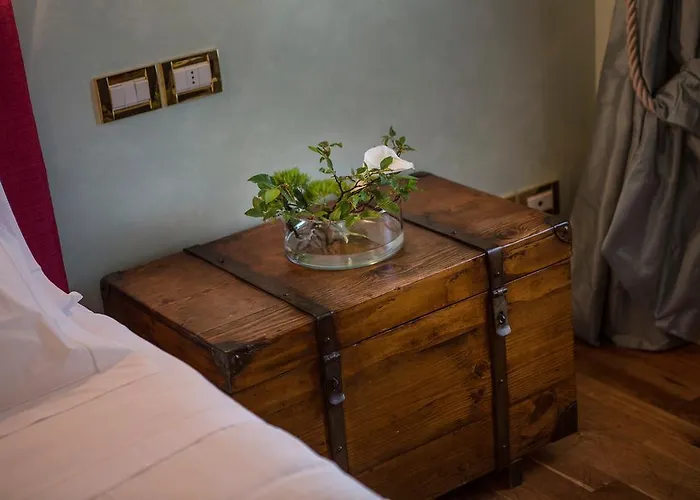 Regina Adelaide & Hotel