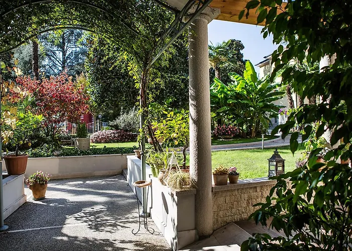 Hotel Regina Adelaide & 4*