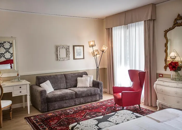 Regina Adelaide & Hotel