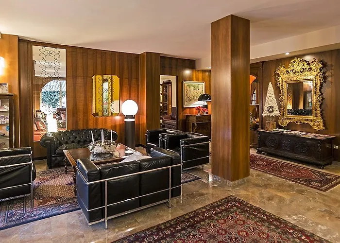 Hotel Regina Adelaide & 4*